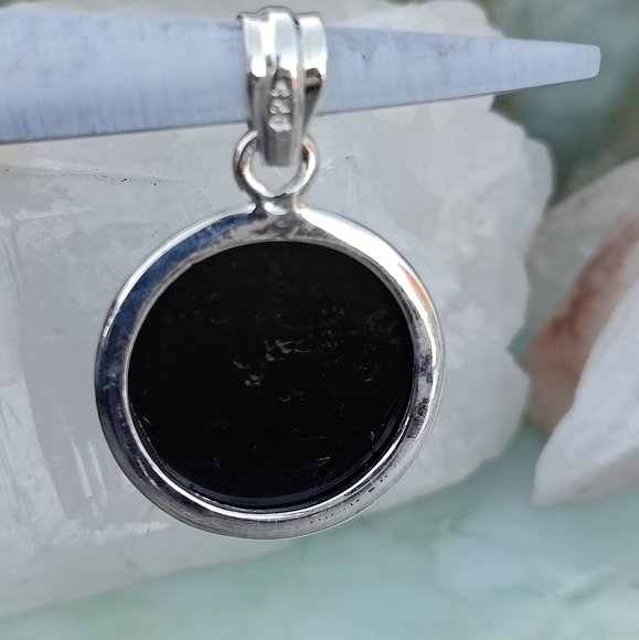 Canadian Ammolite & Sterling Silver pendant - Picture 4 of 10